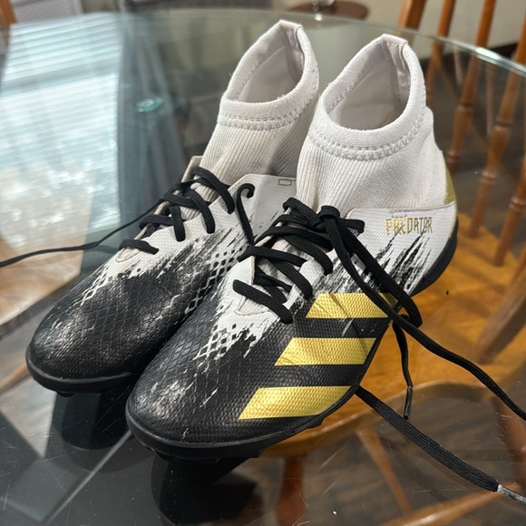 Adidas Predator Men's 4.5 Soccer Cleats Black White Gold FW9220 - Picture 1 of 12